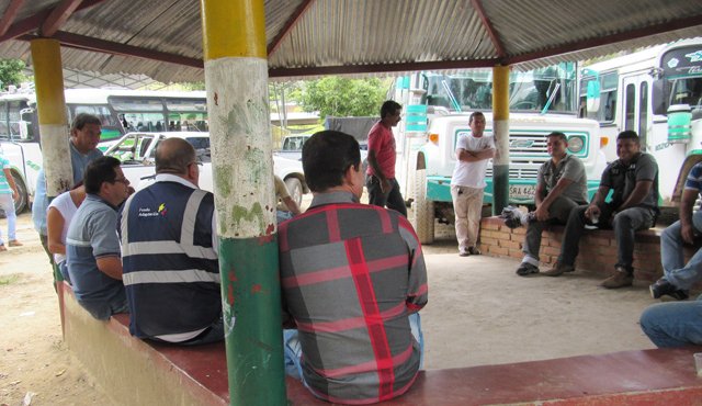 Hace pocos días los volqueteros del pueblo pidieron garantías al Fondo Adaptación y el consorcio Munguí para tener participación activa en el proyecto de reconstrucción. Archivo