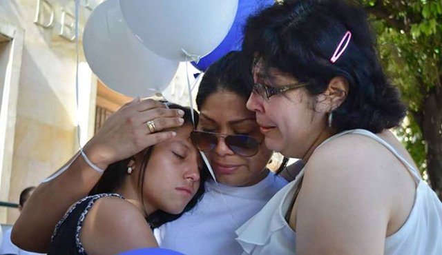 Dolor y llanto se vivieron en la jornada de protesta de docentes, personal administrativo y estudiantes de la Universidad de Santander, para exigir justicia por la muerte de la profesora Yesmín García Especial para La Opinión