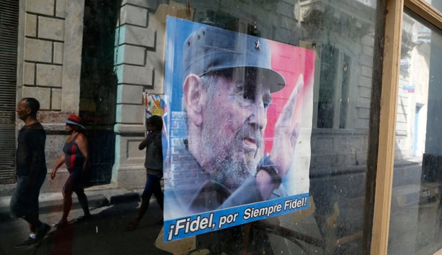 Castro publicó un artículo en el periódico oficial Granma. AP
