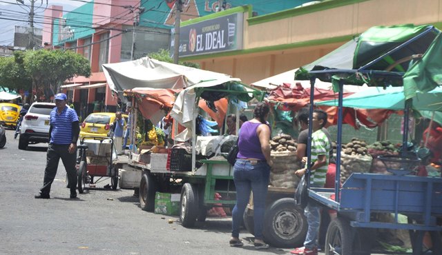 Vendedores informales en las calles de Cúcuta. Archivo