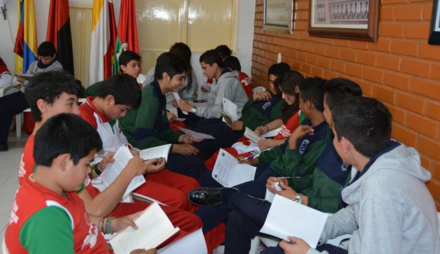 Los estudiantes quieren ganarse una biblioteca para mejorar los conocimientos y tener más opciones de lectura. Roberto Ospino