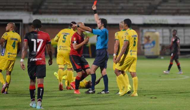 Cúcuta no pudo frente al Atlético Huila y perdió 1-0. Juan Pablo Bayona