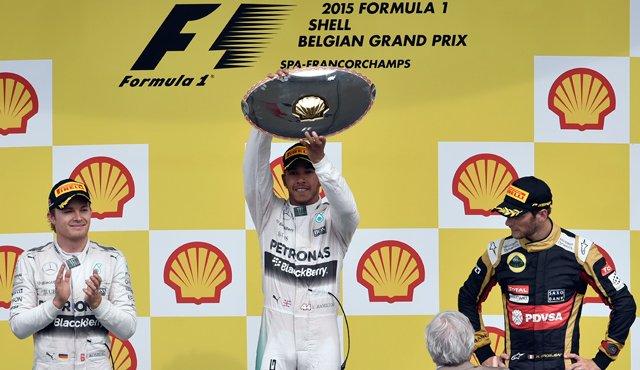 Hamilton subió al podio por 80ma ocasión, con lo que empata la marca del ídolo brasileño Ayrton Senna. AFP