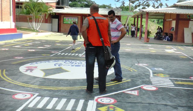 En el colegio la salle se habilitó un patio temático para enseñar a los estudiantes la importancia de las normas de tránsito. Cortesía