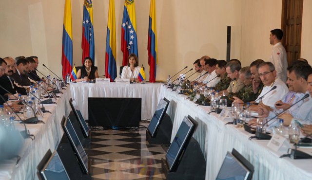 En la Casa del Marqués de Valdehoyos, sede alterna de la Cancillería, se llevó a cabo la reunión entre la Ministra de Relaciones Exteriores de Colombia, María Ángela Holguín y la Ministra del Poder Popular para Relaciones Exteriores de la República Bolivariana de Venezuela, Delcy Rodríguez. OP Cancillería