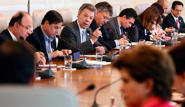 Dijo que ya hay gestiones ante la OEA y la Unasur para dar a conocer lo que sucede con los deportados colombianos. Presidencia de la República