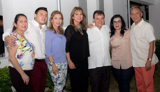 Lourdes Colmenares, Luis Alfonso Pérez, Betty Parada, Claudia Uribe, Julio García Herreros, María del Pilar Lizarazo y Germán González. Alfredo Estévez