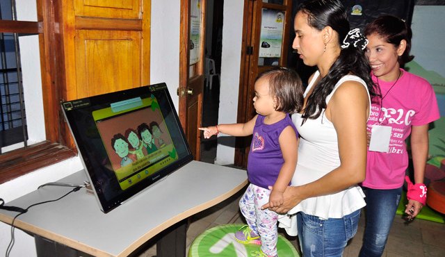 En la hemeroteca de la Biblioteca Pública los niños pueden acceder al contenido del programa ‘Maguaré’. Edinsson Figueroa