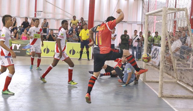 Esta tarde a las 5:00 Cúcuta Niza recibirá a Real Bucaramanga en el coliseo Segundo Antonio González, de Chinácota, por la novena fecha de la Liga Argos de Fútsal. Archivo