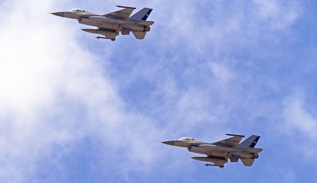 Dos aviones militares de Venezuela sobrevolaron el sábado el espacio aéreo colombiano, en una incursión que fue denunciada por el Ministerio de Defensa. Archivo