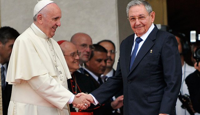 Francisco fue despedido con destino a Washington por el presidente cubano Raúl Castro. Colprensa