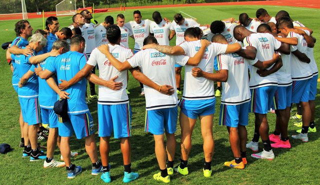 La lesión de James Rodríguez y la poca continuidad de Radamel Falcao preocupan al cuerpo técnico de la selección Colombia. Colprensa