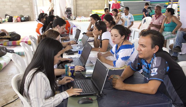 Los recursos del Fondo Emprender financiarán proyectos en cualquier sector comercial o industrial. Los interesados deben estar caracterizados como población transitoria vulnerable por la Unidad Nacional para la Gestión del Riesgo de Desastres. Archivo.