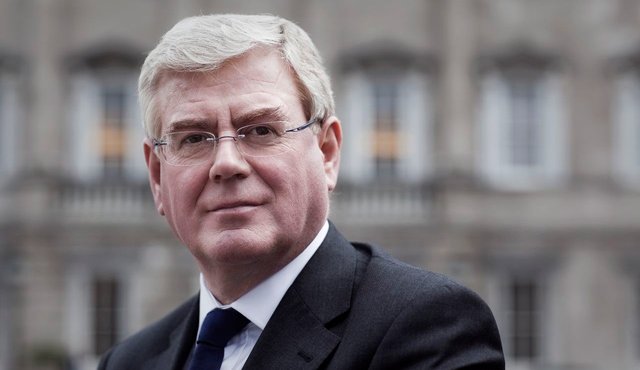 Eamon Gilmore fue nombrado enviado para proceso de paz en Colombia. Tomada de Internet