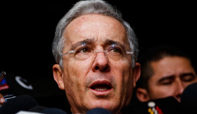 Uribe rechazó las declaraciones del presidente Juan Manuel Santos. Colprensa
