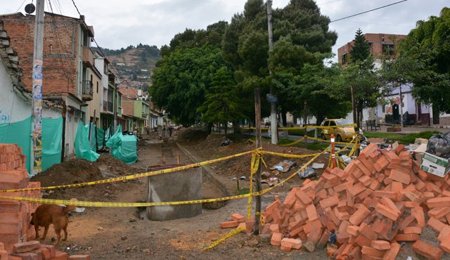 Avanza el cambio de redes de acueducto y alcantarillado en la avenida Celestino Villamizar de Pamplona. Roberto Ospino