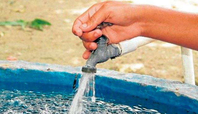 El Gobierno busca promover el uso eficiente y ahorro del agua potable y desincentivar su consumo excesivo. Colprensa