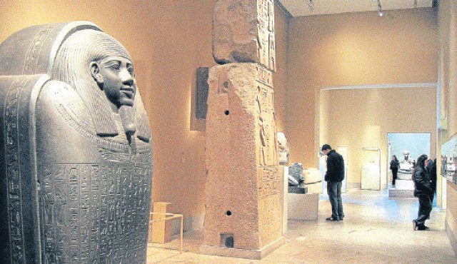 El Met expone en esta ocasión piezas que humanizan la civilización egipcia. Internet