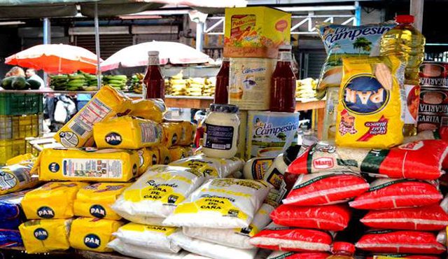 La extracción de combustible y de productos de primera necesidad golpea gravemente la economía del país, según la fiscal. Internet