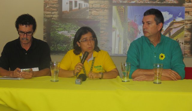 La candidata a la Gobernación de Norte de Santander, por los partidos UP y Polo Democrático, Judith Maldonado, recibió el apoyo del aspirante a la Alcaldía de Ocaña, Yuri Carrascal (derecha), así como el de Emilio Sánchez, aspirante por la UP. Daicy Echeverri