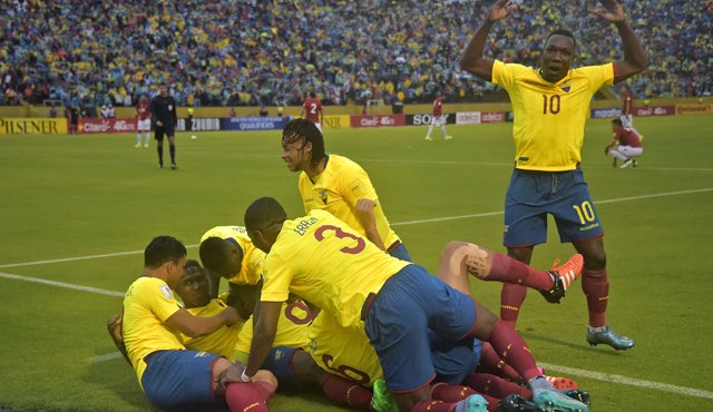 Celebración del gol de Miller Bolaños. AFP