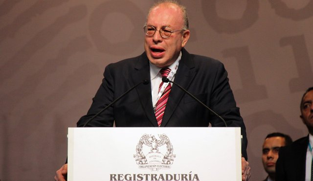 "Agradezco a Dios, a los funcionarios de la Registraduría que desde hace ocho años me acompañan". Colprensa