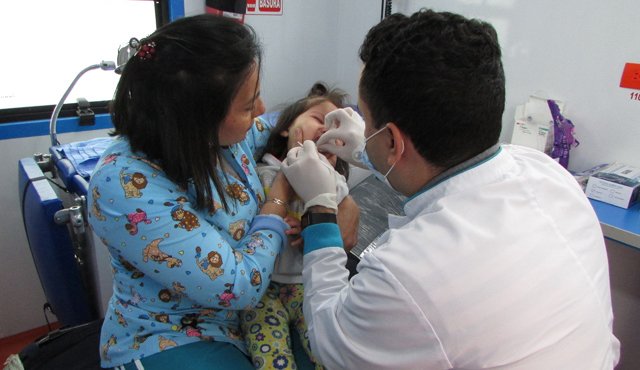 Las entidades de salud empezaron la aplicación de flúor en niños escolarizados. Roberto Ospino