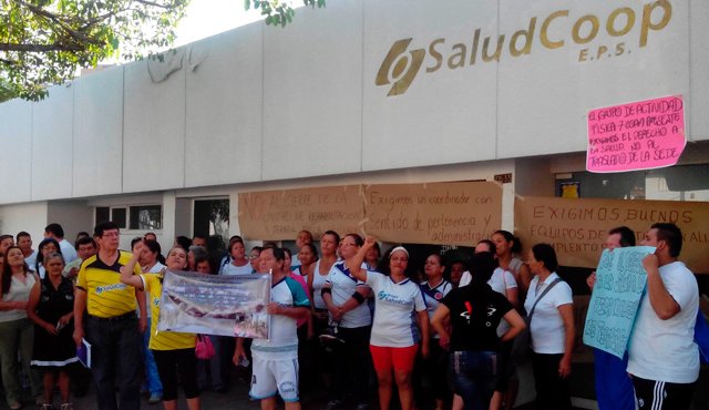 Los manifestantes exigen respeto al derecho a la salud. Jean Javier García