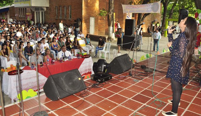 87 estudiantes de colegios públicos se dieron cita en el II Festival de la Canción, premio María Concepción Loperena. Edinsson Figueroa
