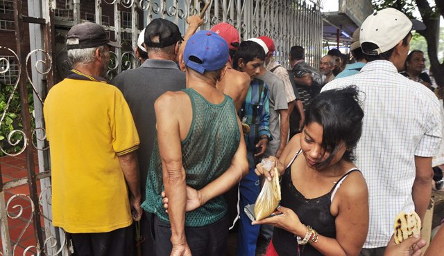 De domingo a domingo, las puertas de la fundación permanecen abiertas para brindarle un plato de comida a las personas que lo necesiten. Edinsson Figueroa