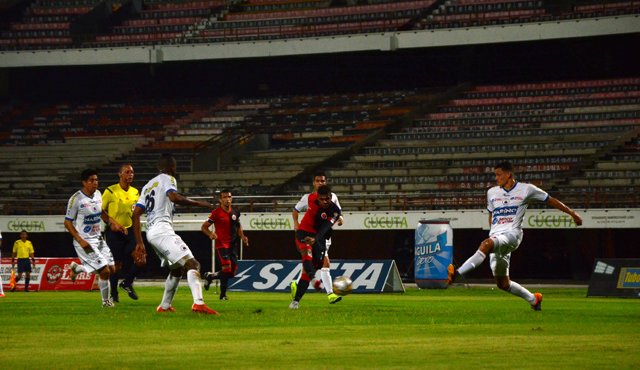 El Cúcuta Deportivo en otra mala presentación que se volvió costumbre durante todo el año, perdió frente al Deportivo Pasto. Rodrigo Sandoval