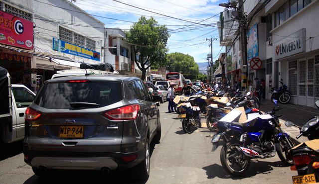 El centro de Cúcuta es uno de los sectores que presenta mayor invasión del espacio público y problemas de movilidad. Archivo