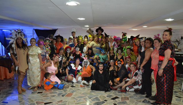 Comité femenino del Club de Cazadores. Cortesía