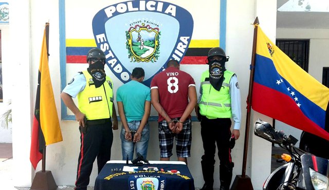 Los capturados se identificaron como Mario José Roa Arellano, de 23 años de edad y Juan Carlos Arrieta Sampayo, de 27, ambos de nacionalidad venezolana. Eilyn Cardozo