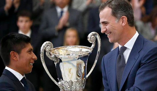 Ha sido un orgullo poder compartir escenario con tan grandes deportistas y estrechar la mano del Rey: Quintana. Reuters