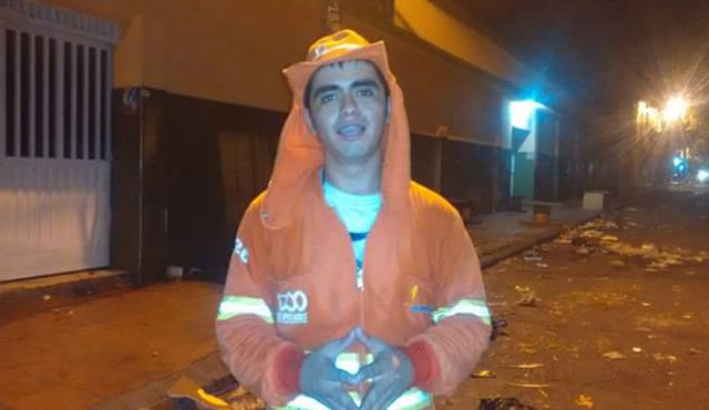 Fermín realiza las prácticas en el área de gestión social de Aseo Urbano desde las 8 de la mañana hasta las 12 del medio día. Cortesía/Q’hubo