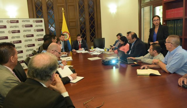 Siete alcaldes electos del catatumbo sostuvieron su primer encuentro con el ministro del Interior, Juan Fernando Cristo, para comenzar a definir los proyectos que deberán tener prioridad en el próximo periodo, de lograrse un acuerdo de paz con las Farc. Especiales