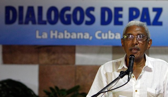 El cabecilla de las Farc Joaquín Gómez, expresó que "será imposible" dejar las armas y firmar un acuerdo sin suprimir el paramilitarismo. Archivo