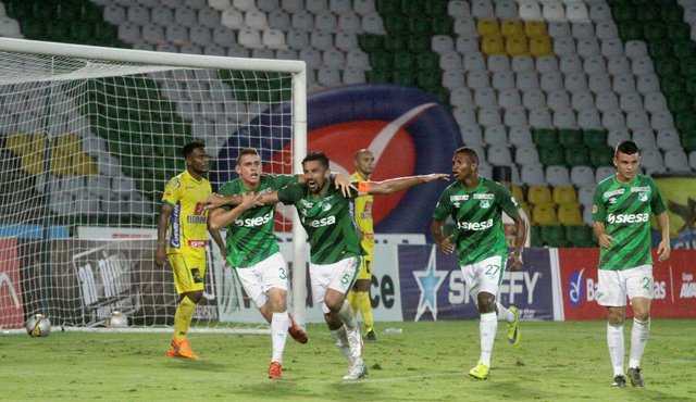 El deportivo Cali vigente campeón del fútbol colombiano sufrió hasta el último minuto frente al Atlético Huila, al que milagrosamente derrotó en tiempo de adición 1-0, resultado que le permitió clasificarse a las semifinales. Colprensa