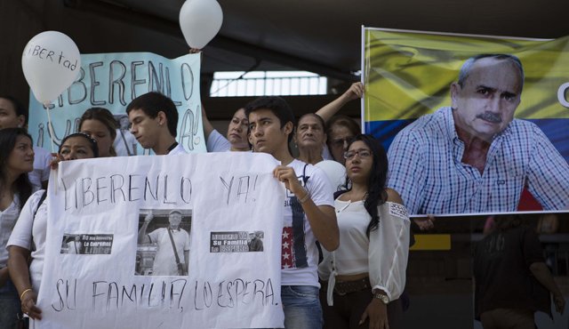 En junio, centenares de personas marcharon pidiendo la liberación del exalcalde de Salazar, Jesús Emilio Ayala. Archivo