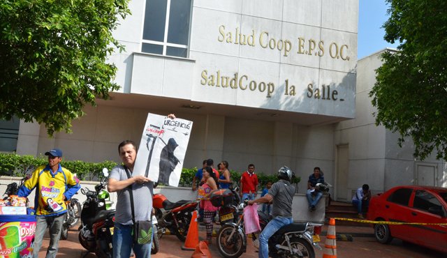 Los usuarios de ambas EPS dijeron sentirse asaltados por el Gobierno nacional, dado que ni Saludcoop estaba prestando un servicio eficiente ni Cafesalud les va a garantizar una mejor atención. Archivo