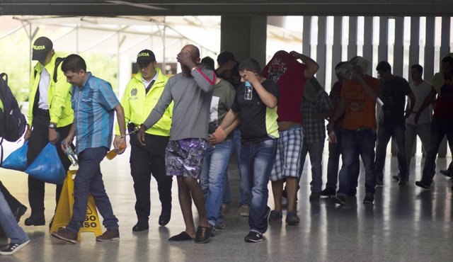 Los detenidos fueron trasladados el pasado martes a los domicilios donde deberán permanecer, mientras avanza el proceso en su contra. Archivo