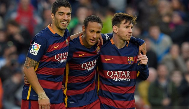 El uruguayo, el brasileño y el argentino fueron las estrellas del encuentro. Neymar abrió el marcador a los 22 minutos, repitió a los 53. AFP
