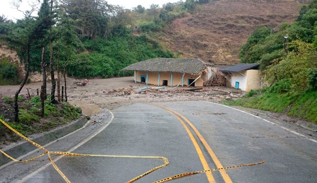 Esta vivienda fue arrasada por la quebrada La Perla. Por el lugar, de propiedad de Nubia Esperanza Mogollón Balaguera, ahora pasan los vehículos. Cortesía