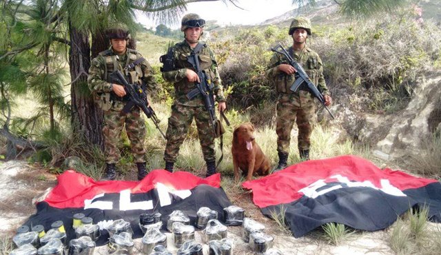 Las minas antipersonal estaban envueltas en plásticos, guardadas en tres paquetes. Cortesía ejército