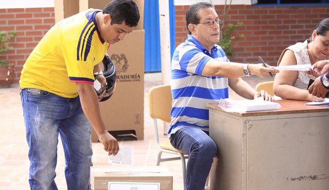 A mediados del próximo año los colombianos votarían el plebiscito por la paz. Archivo