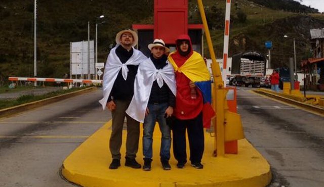 Los hijos de Emilio Ayala estaban haciendo una caminata con rumbo a Bogotá, por la liberación de su padre. Internet