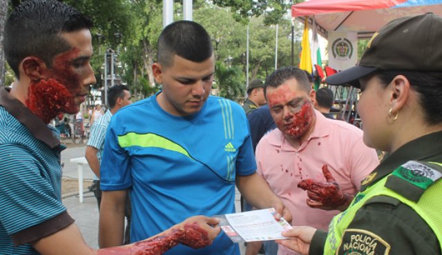 Campaña 'Prende la fiesta sin pólvora'. Policía