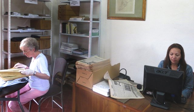 En el archivo de la hemeroteca hay 400 publicaciones y la labor de digitalización apenas alcanza el 10 por ciento. Daicy Echeverri