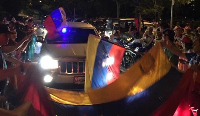 En San Cristóbal los opositores salieron a las calles a celebrar el triunfo en las parlamentarias. Cortesía